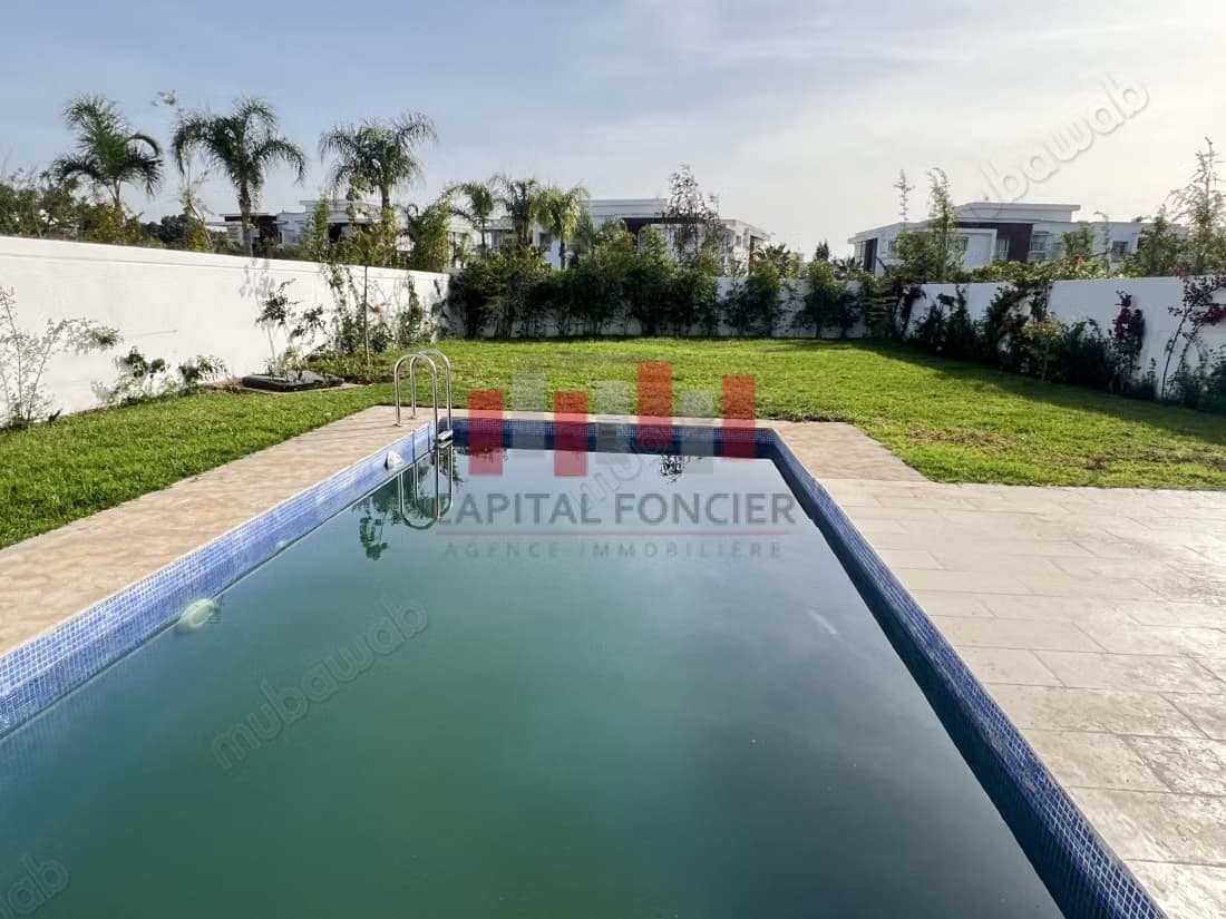 Superbe villa / 5 chambres / bouskoura