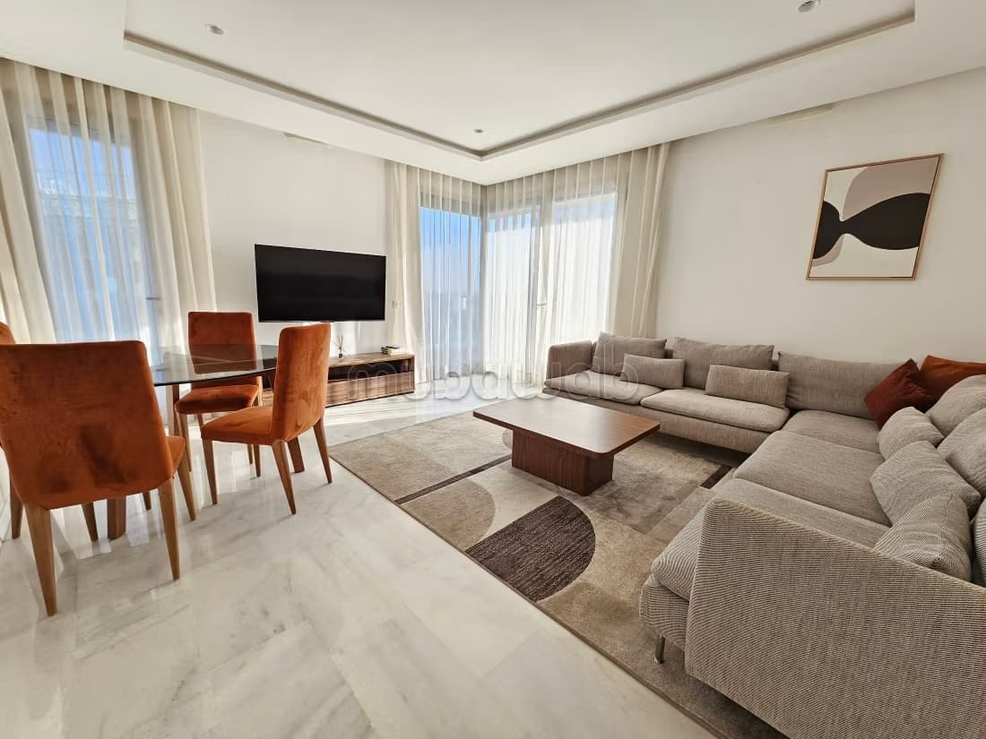 Joli appartement meublé étage élevé et vue dégagée