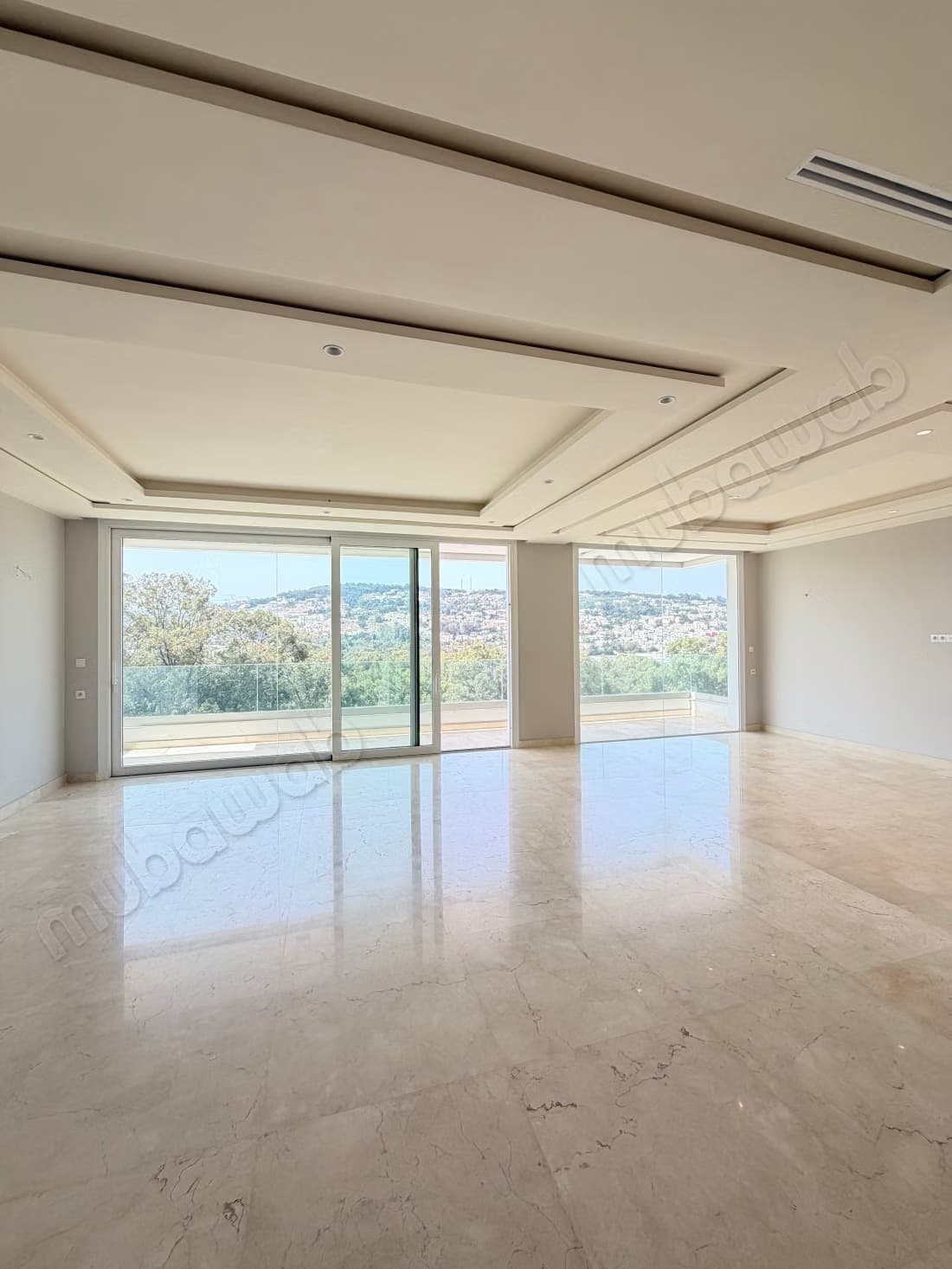 Appartement de luxe avec terasse en location
