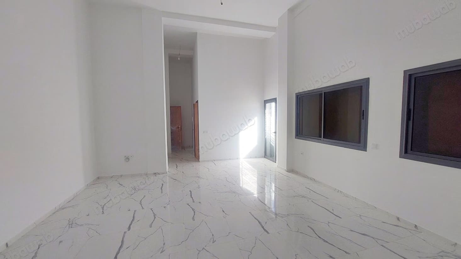 Bureau RDC cour 68m² face Tribunal