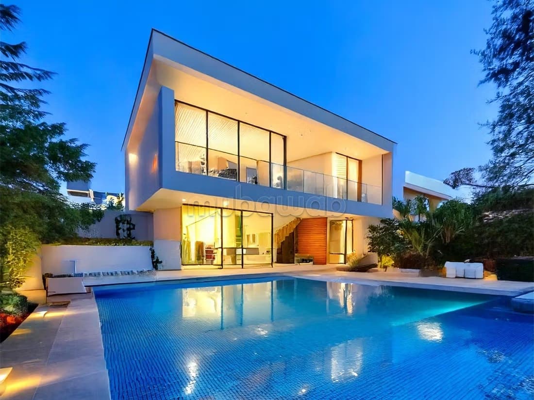 Somptueuse villa angle vue sur mer