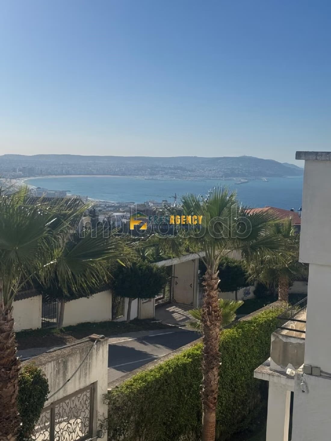 Villa Luxueuse à vendre – 5 Chambres, Vue Mer