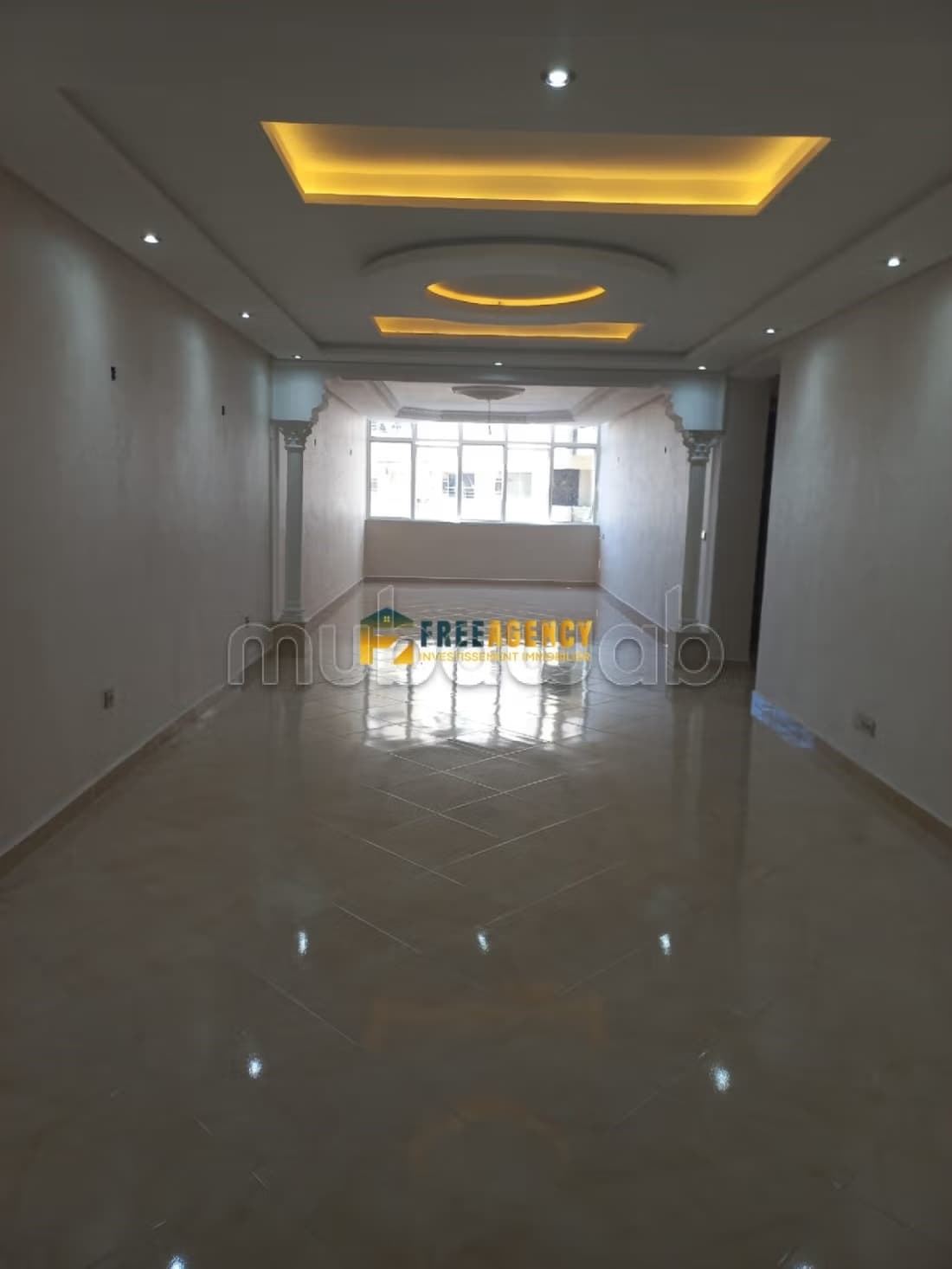Lumineux appartement 196 m² à vendre, bien placé
