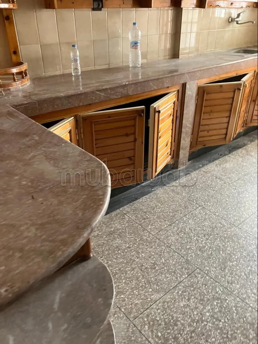 Apparemment à vendre