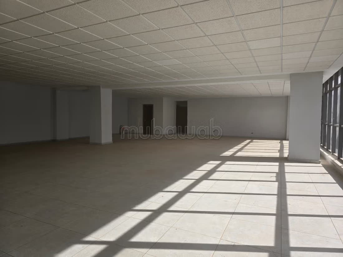 Bureau à emplacement stratégique