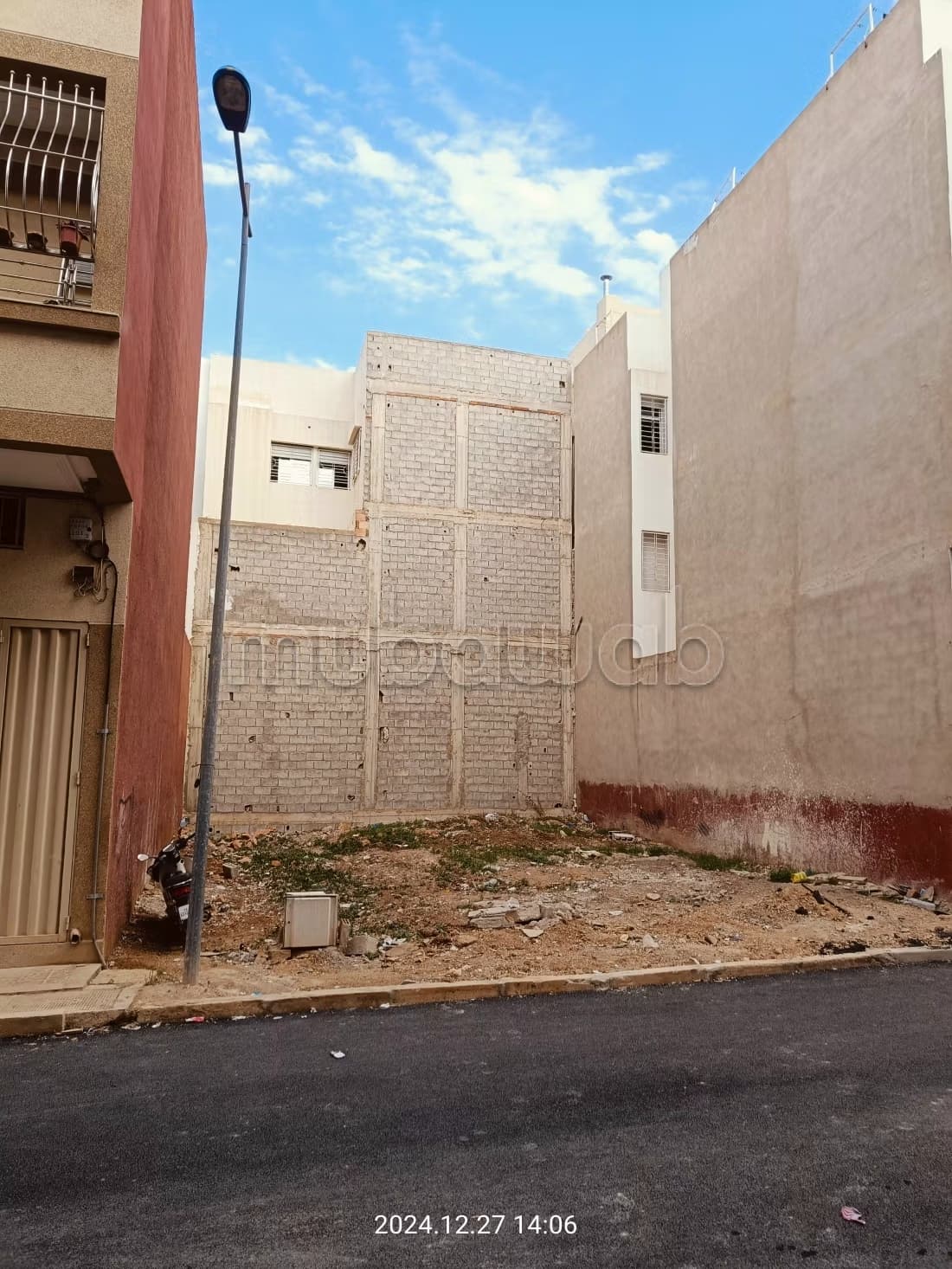 Vente de terrain à Route ain Chkaf. Superficie 131 m²