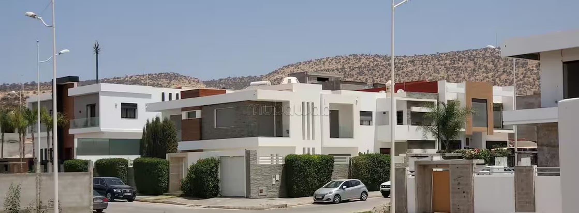 Appart a l etage d une villa