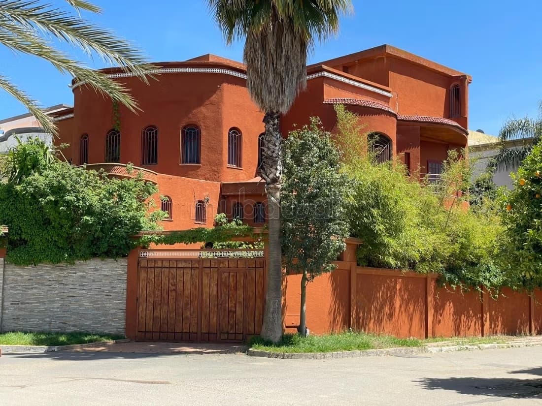 Magnifique villa à vendre à Marjane. 10 pièces