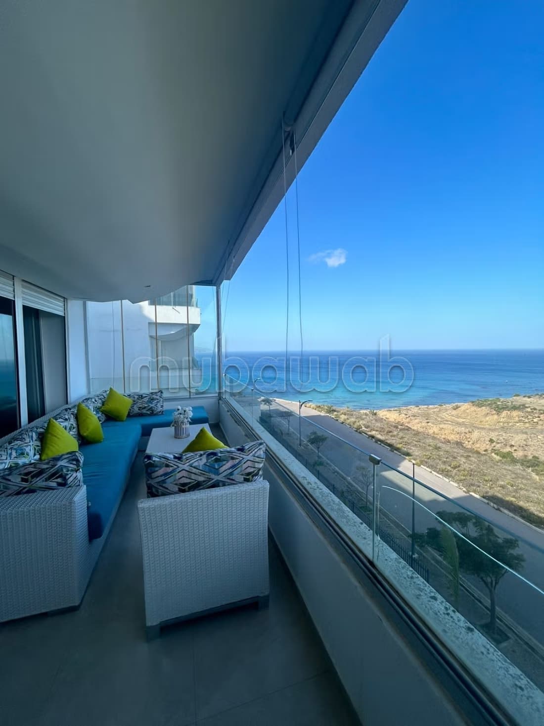 Joli appartement vue mer en vente à Mnar
