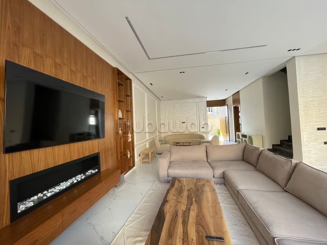 Belle villa à vendre meublée à Agdal