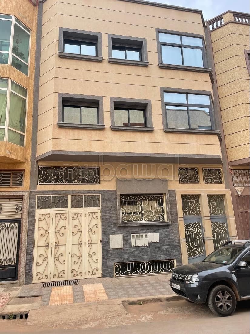 Maison à la vente à Hay Salam. 10 grandes pièces