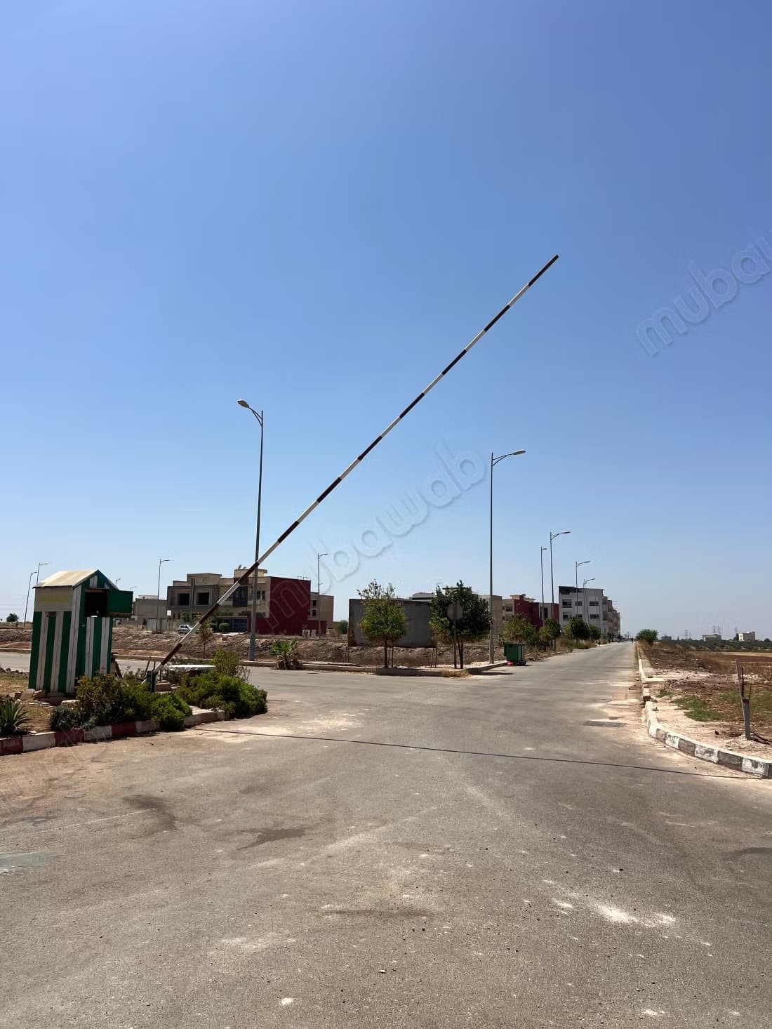 Terrain villa d'angle à Route ain Chkaf. Superficie 329 m²