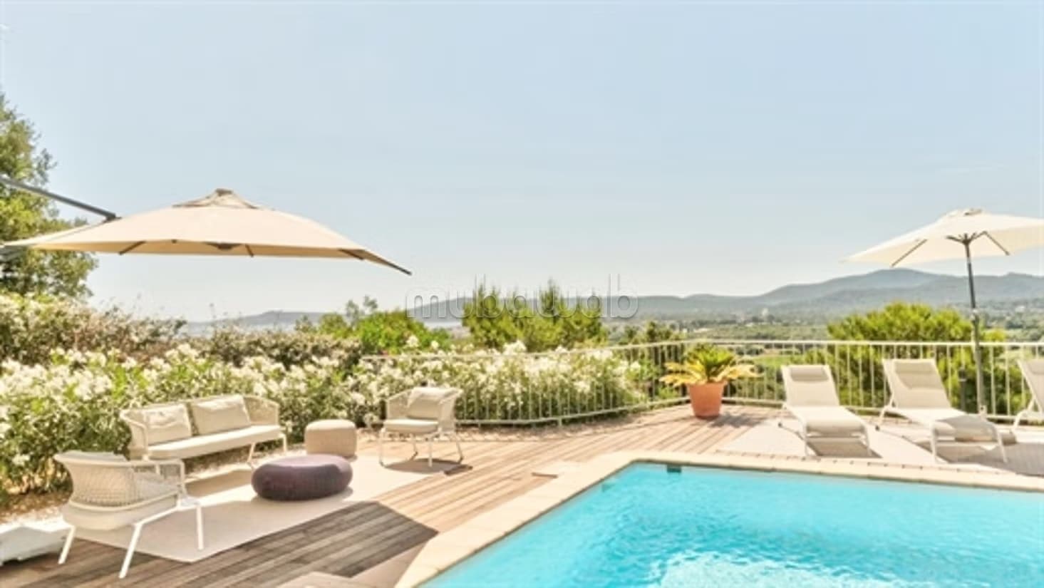Villa style Hotel à vendre sur Mohammedia 10 grandes pièces