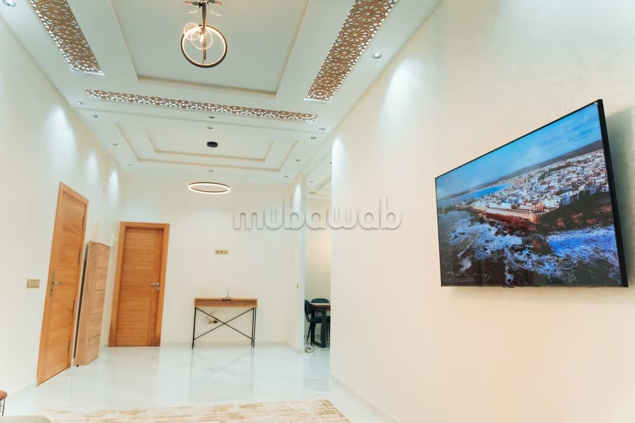 Appartement en vente à Guich Oudaya. 3 belles chambres. Meub...