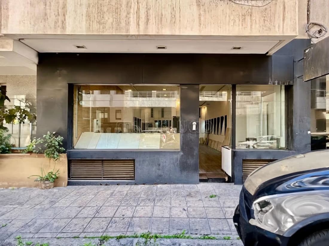 Très beau showroom 100 m² à la vente