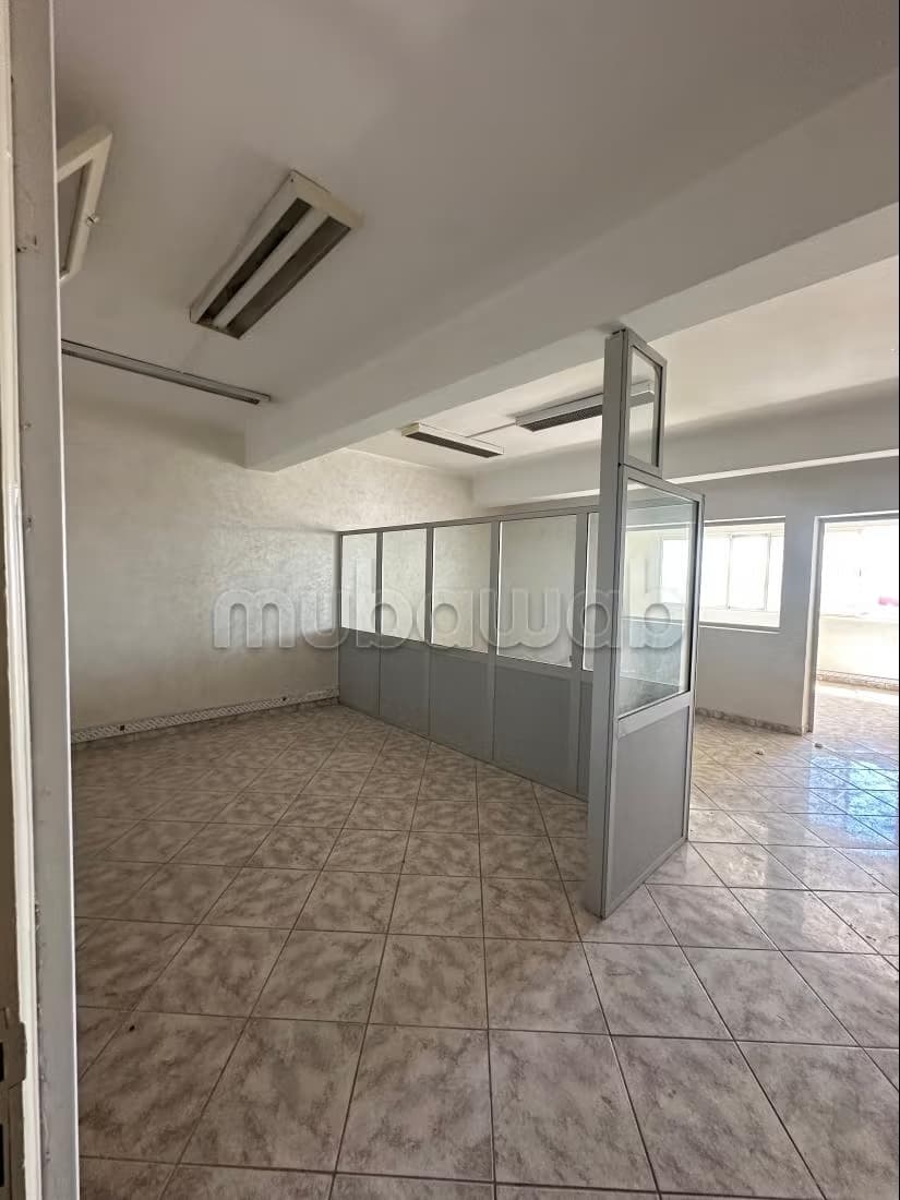 Bureau lumineux à louer Avenue Al Mouqawama