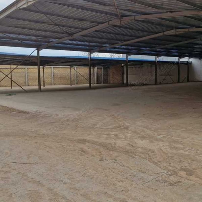 Local commercial à Vendre de 4396.0 m² à Bouskoura, Bouskour...