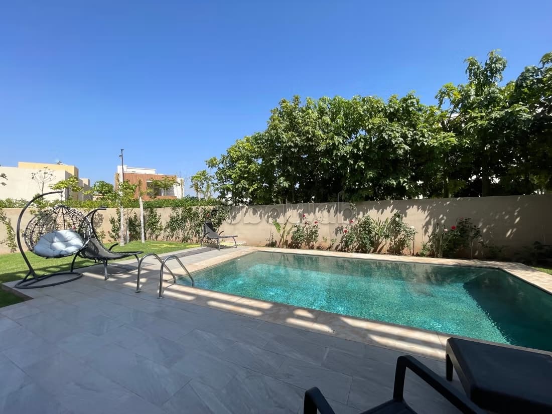 Splendide villa à vendre vide sur la Route de Tahanaout