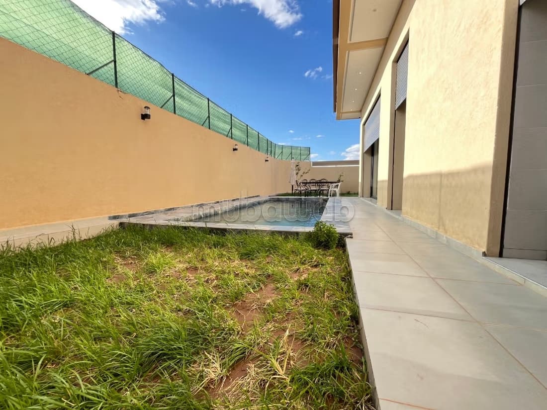 Villa Récente à Vendre – Secteur Targa Marrakech, 3 Chambres...