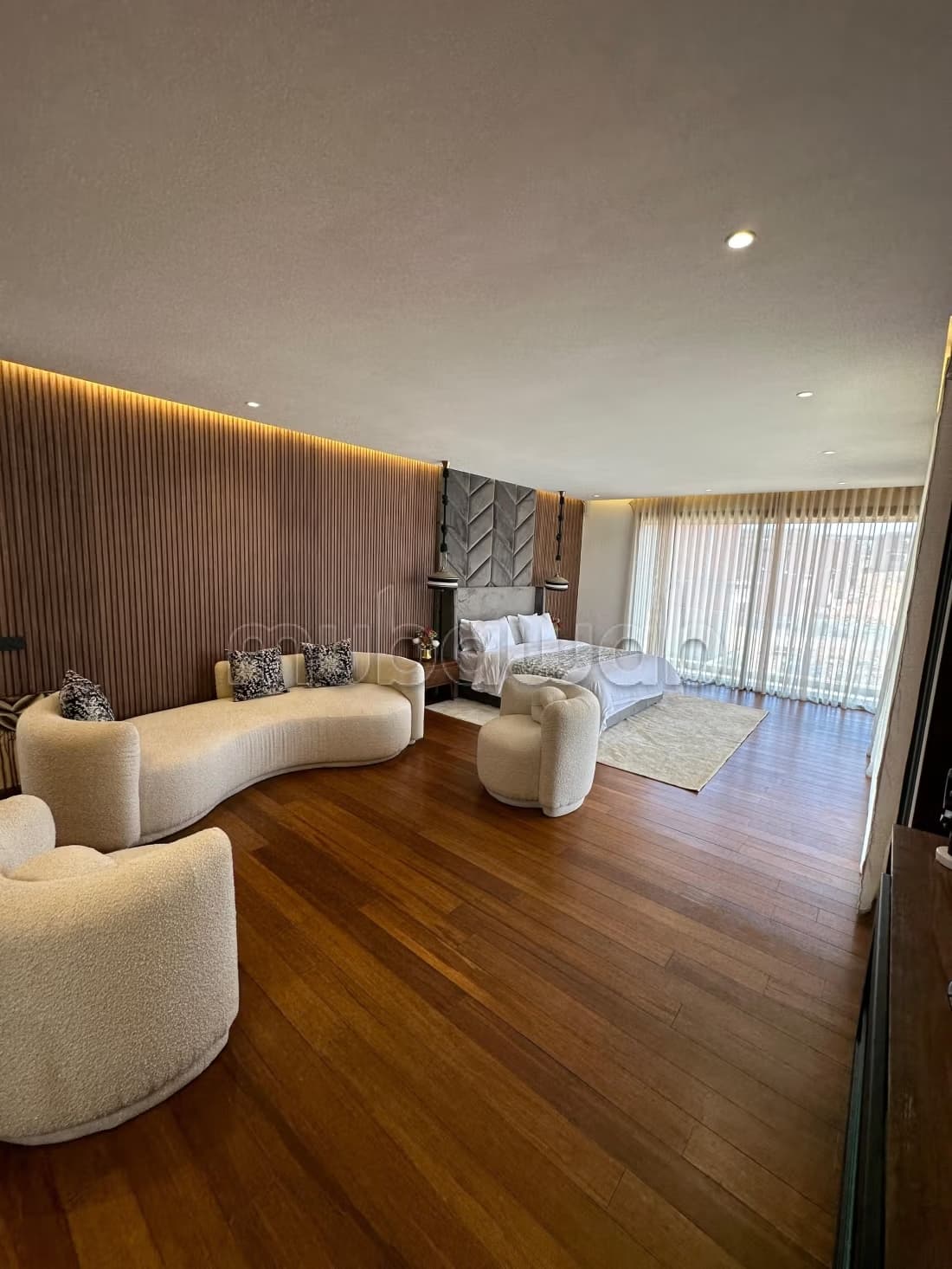 Magnifique villa à vendre à Quartier El Menzah 5 belles cha...