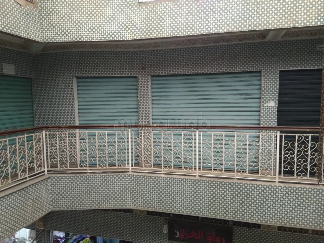 Vend local commercial à Médina. Superficie 22 m²