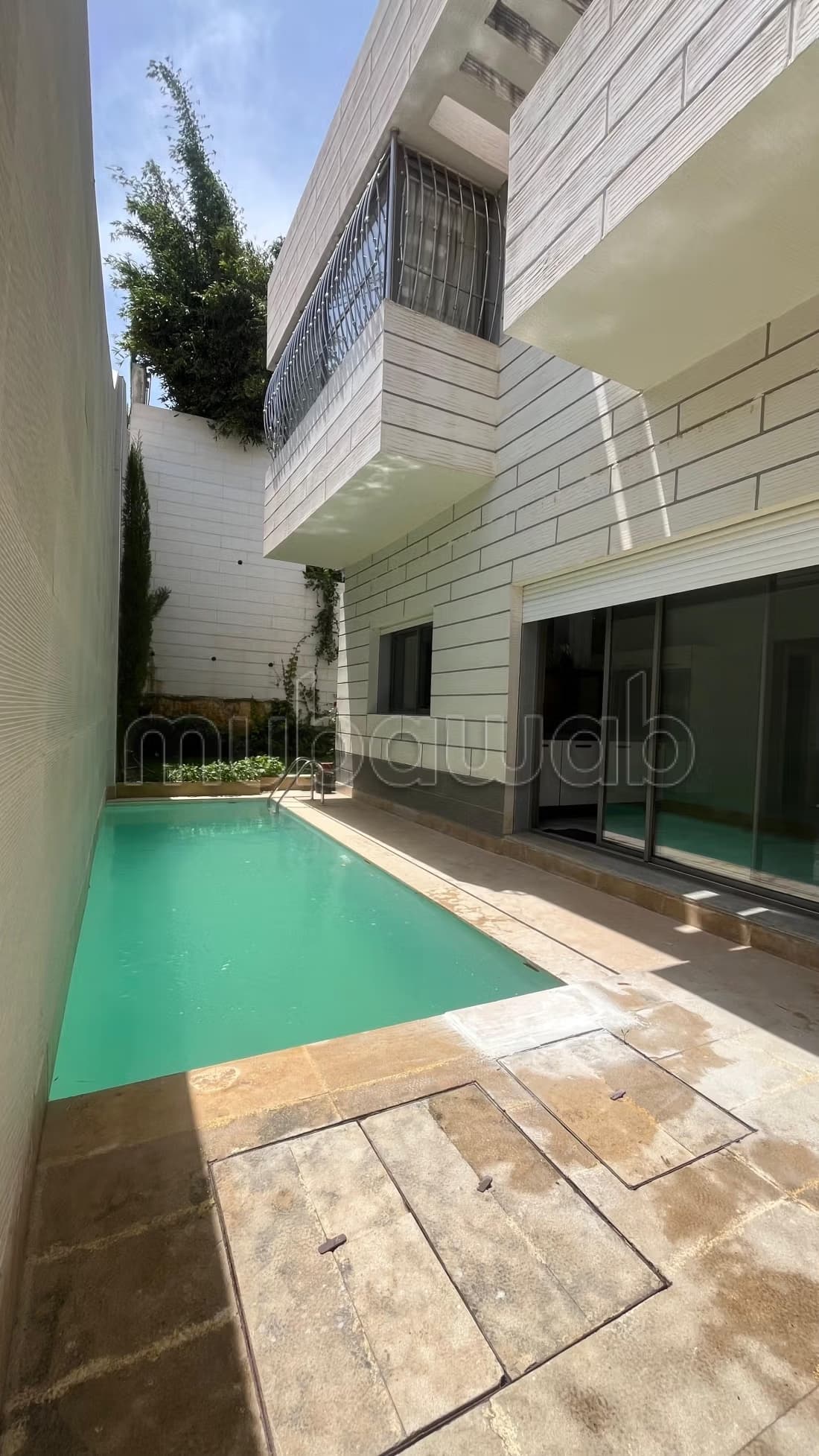 Villa de luxe à louer dans quartier calme