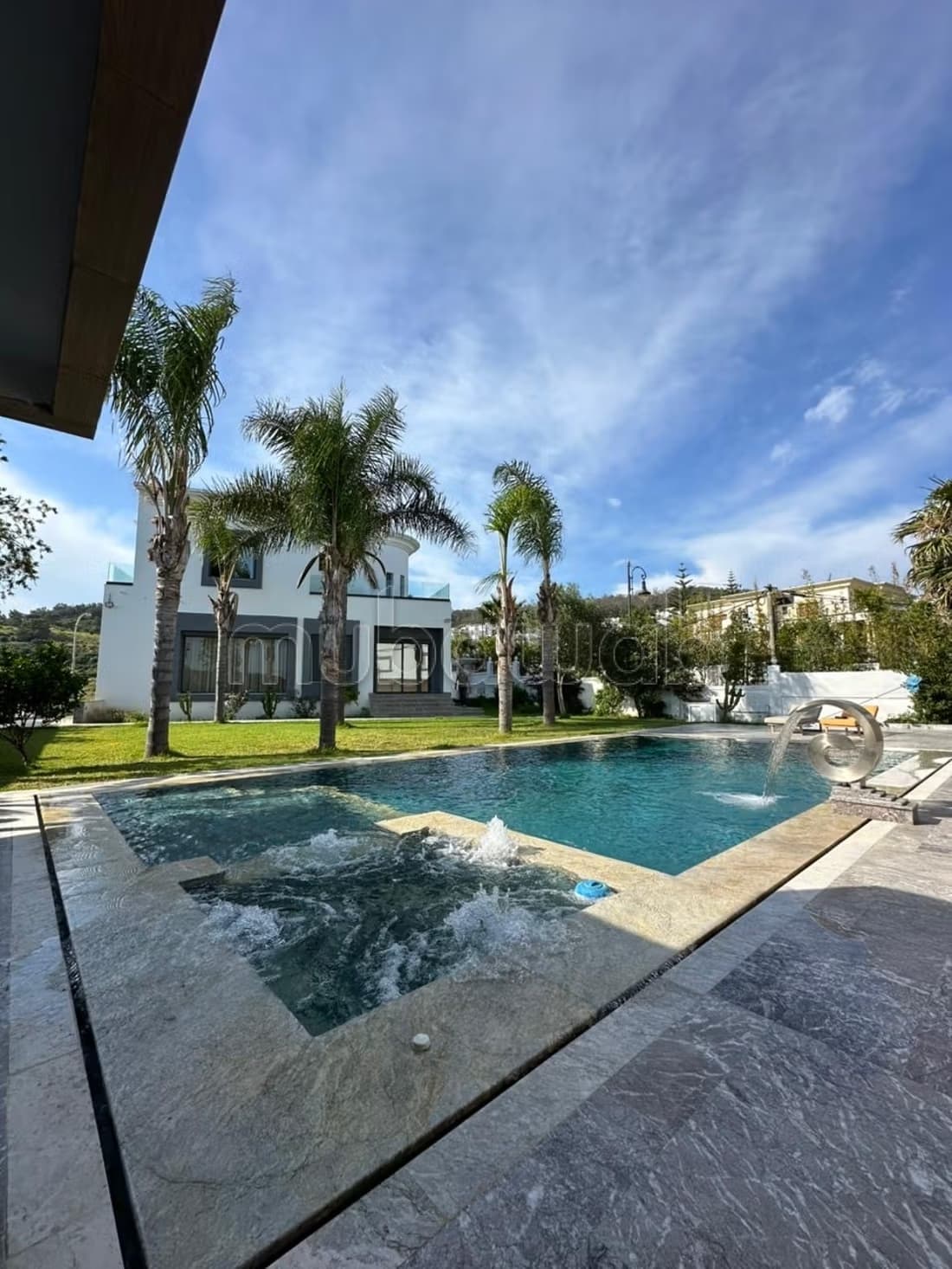 Villa de haut standing à louer à Tanger City Center. 3 chamb...