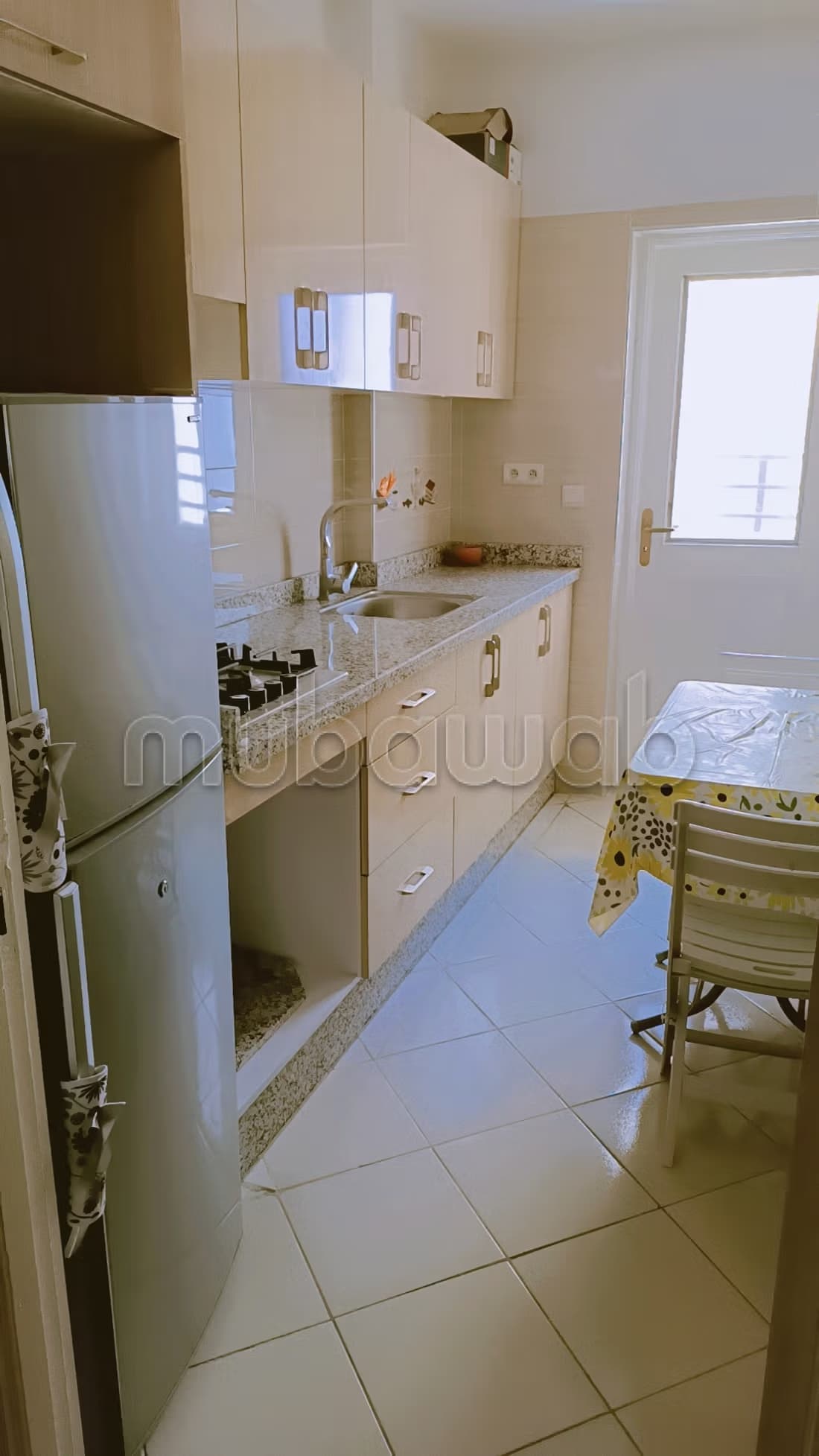Louez cet appartement à Hay Salam. Surface de 48 m². Meublé