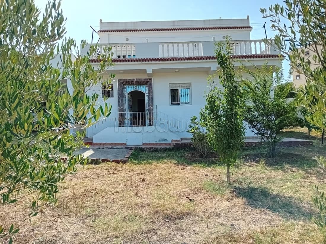 Maison de luxe à vendre à Borj. Surface totale 1000 m²