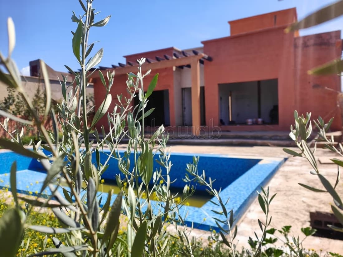 30 km de Jamee El Fna, vue Atlas piscine