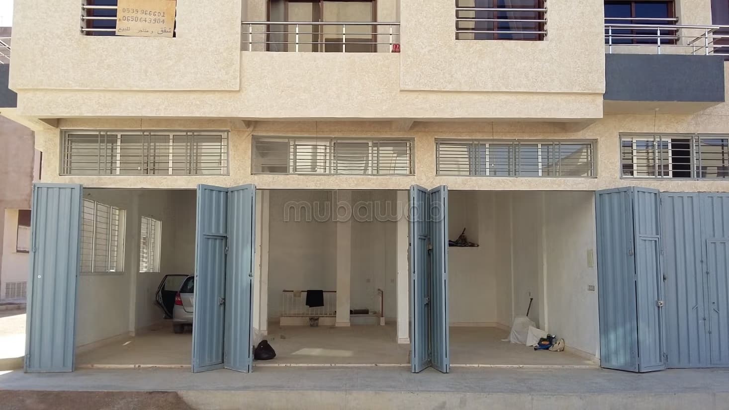 Vend local commercial à Route ain Chkaf. Surface de 182 m²