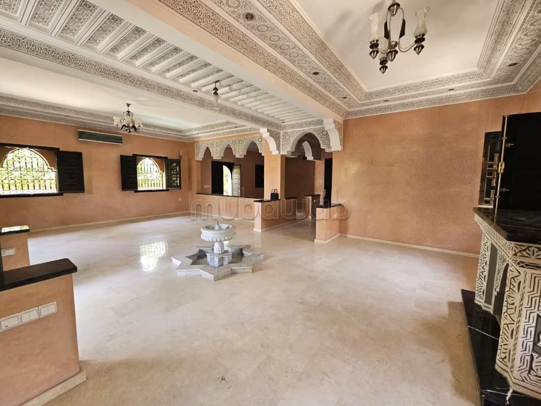 Marrakech – Villa marocaine de caractère à Targa, 5 chambres...