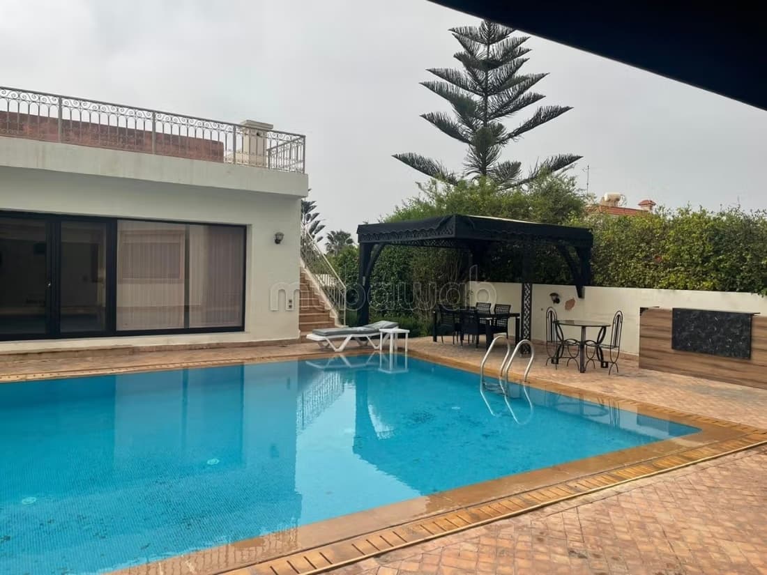 Luxury Villa avec piscine pas loin de la mer