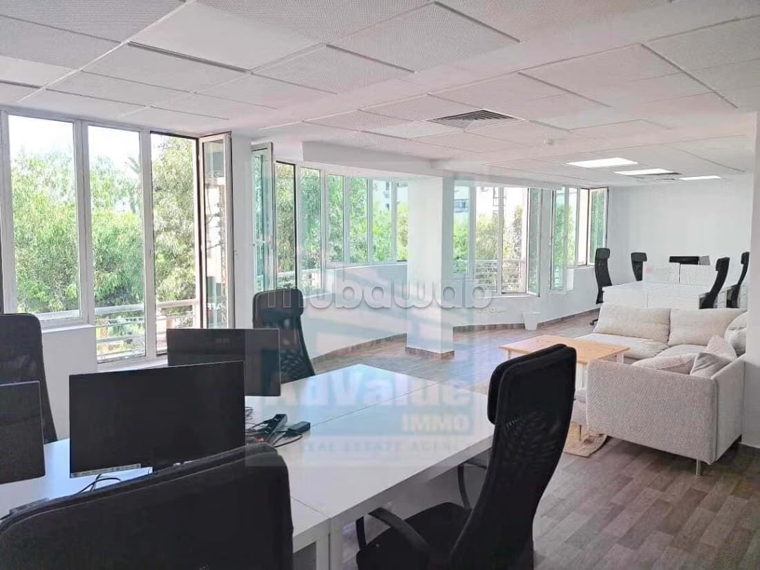 DL. 974: Plateau bureau à Racine, Place des Iris
