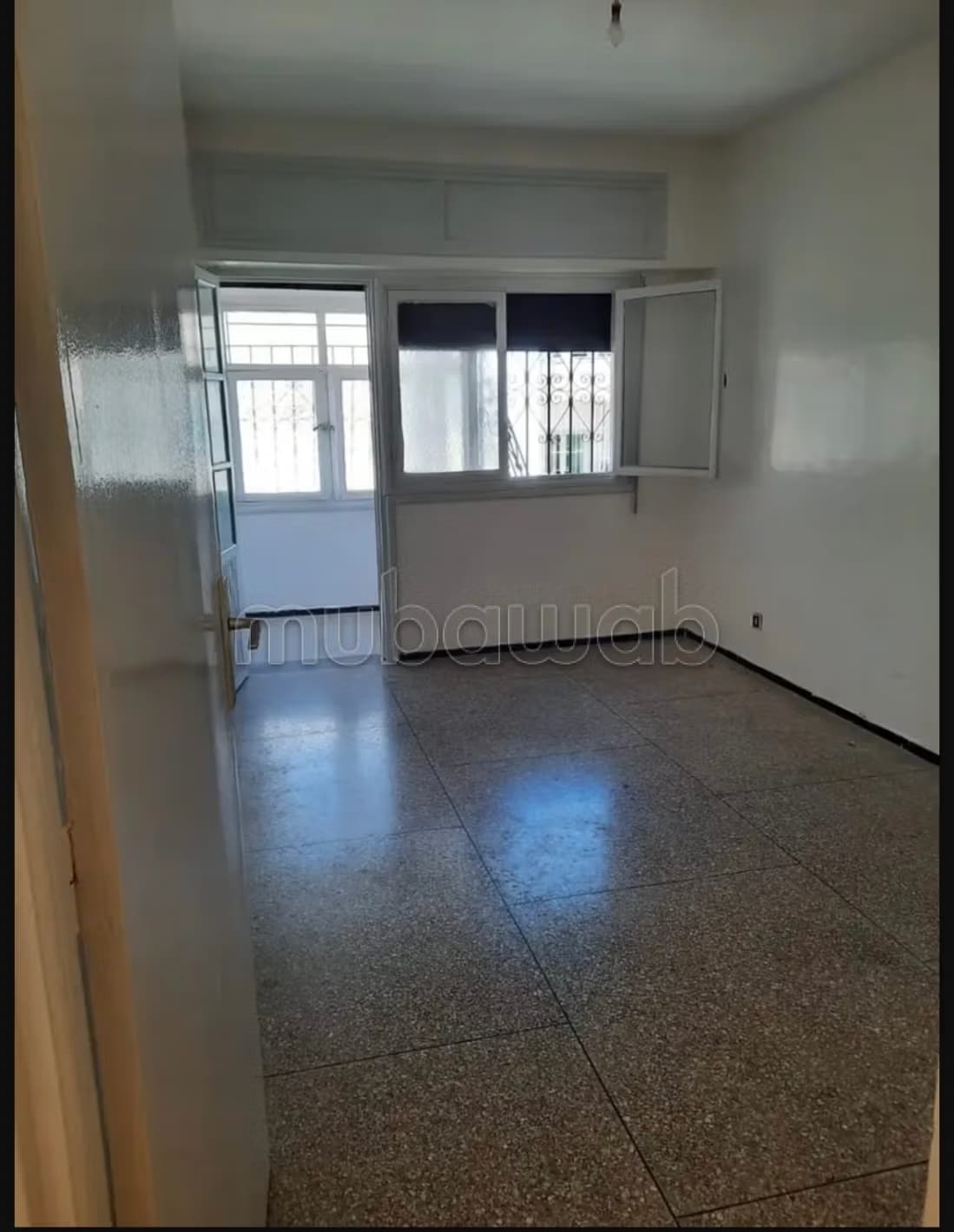Vend appartement à Diour Jamaa. 2 chambres agréables. Gran...