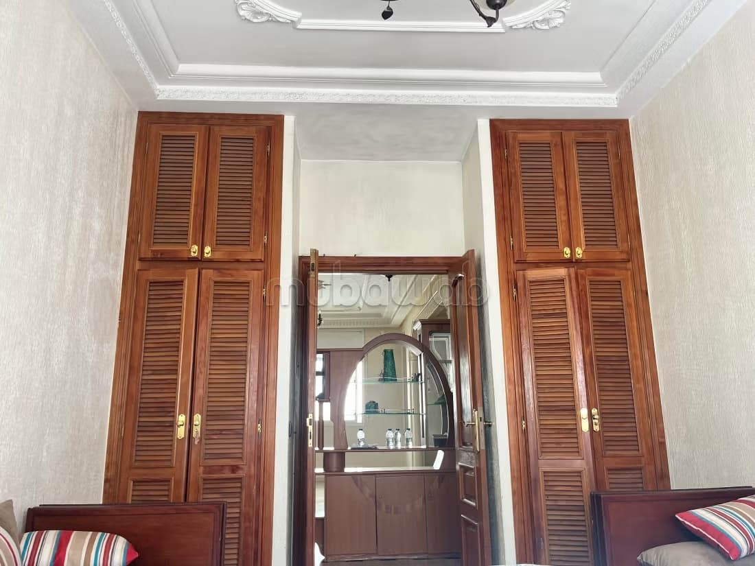 Bel appartement à vendre à Route ain Chkaf. 2 grandes pièces