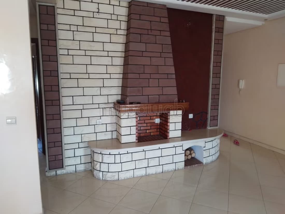 Appartement en location à Mimosas. 6 pièces confortables. Ch...