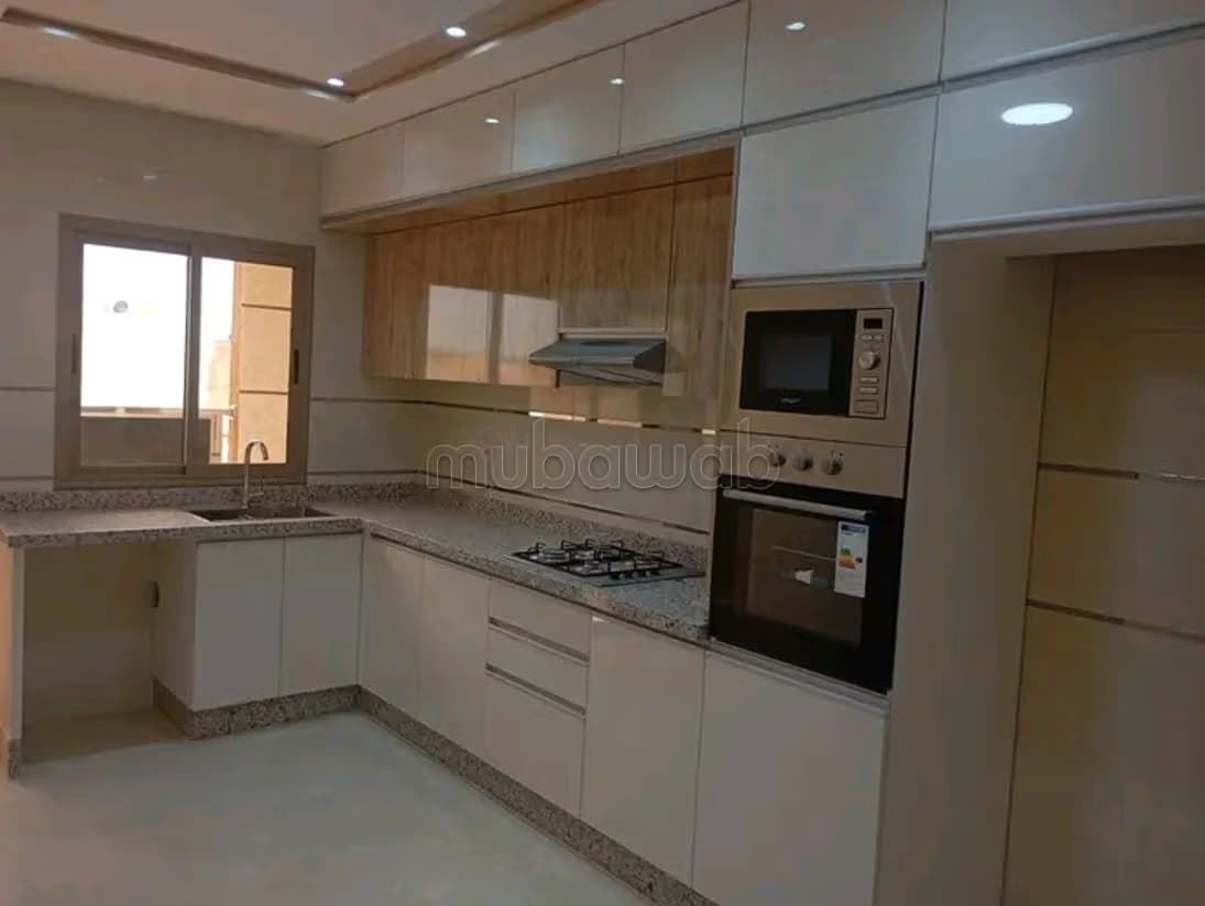 Appartement à vendre à Marjane. 10 grandes pièces. Porte b...