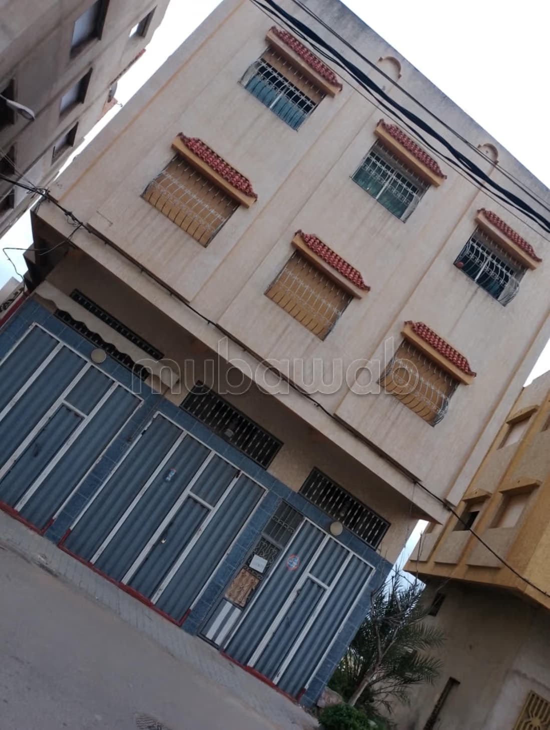 Vente maison à Mesnana. Superficie 100 m². Places de parking