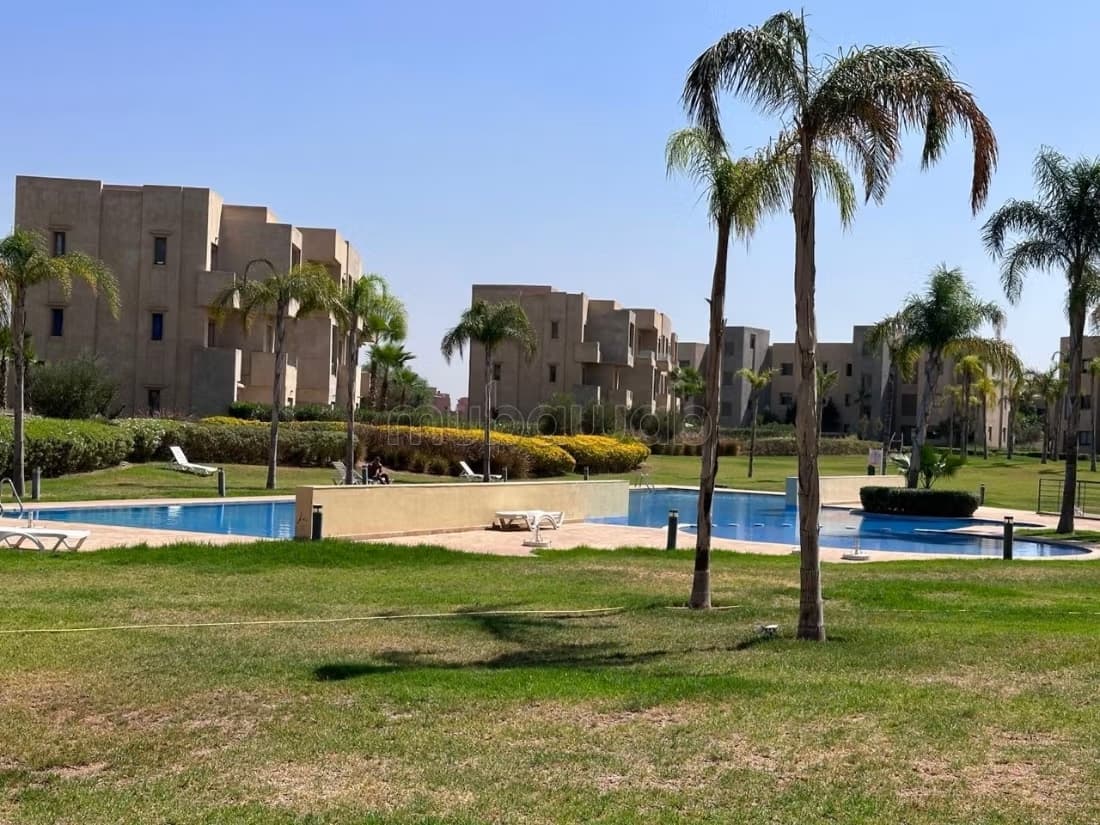À Vendre – Appartement 3 Chambres avec Jardin Privatif à Pre...