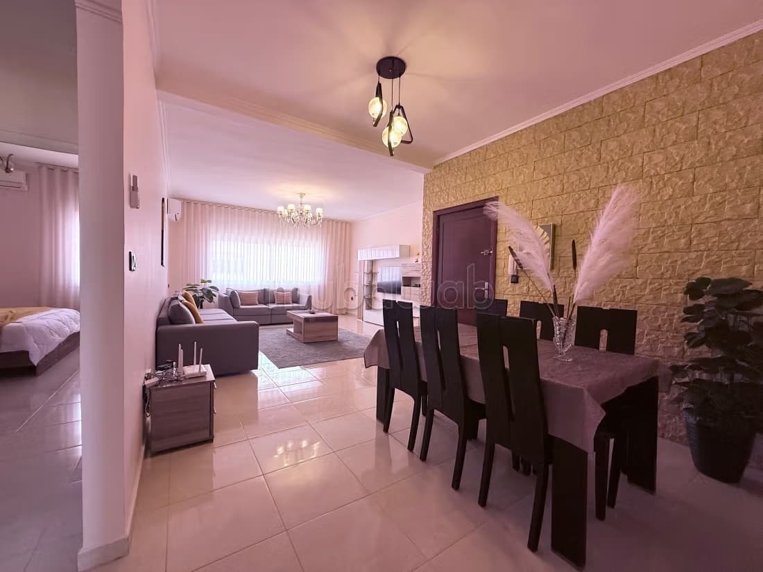 Bel appartement meublé en location à Route ain Chkaf. Superf...