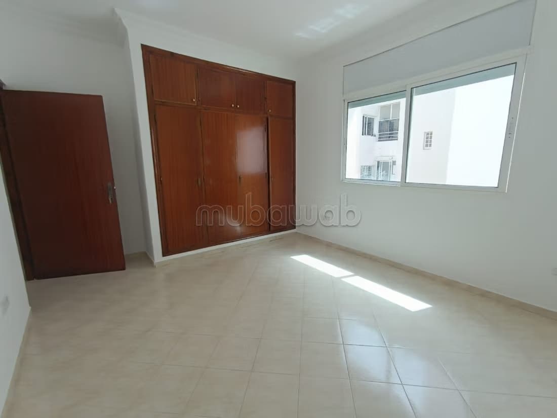Grand appartement a louer a 2 pas de la gare