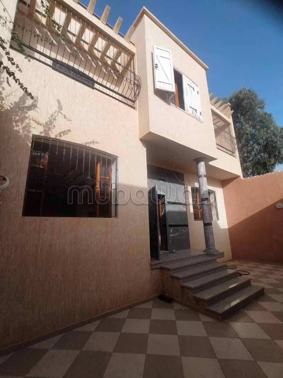 Villa à vendre de 233m² sur 3 niveaux située à Hay Dakhla