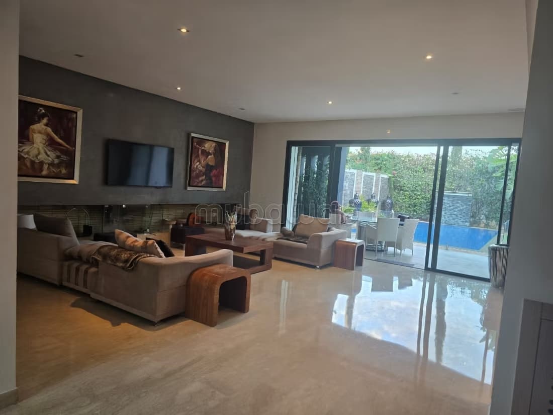 Belle villa bouskoura
