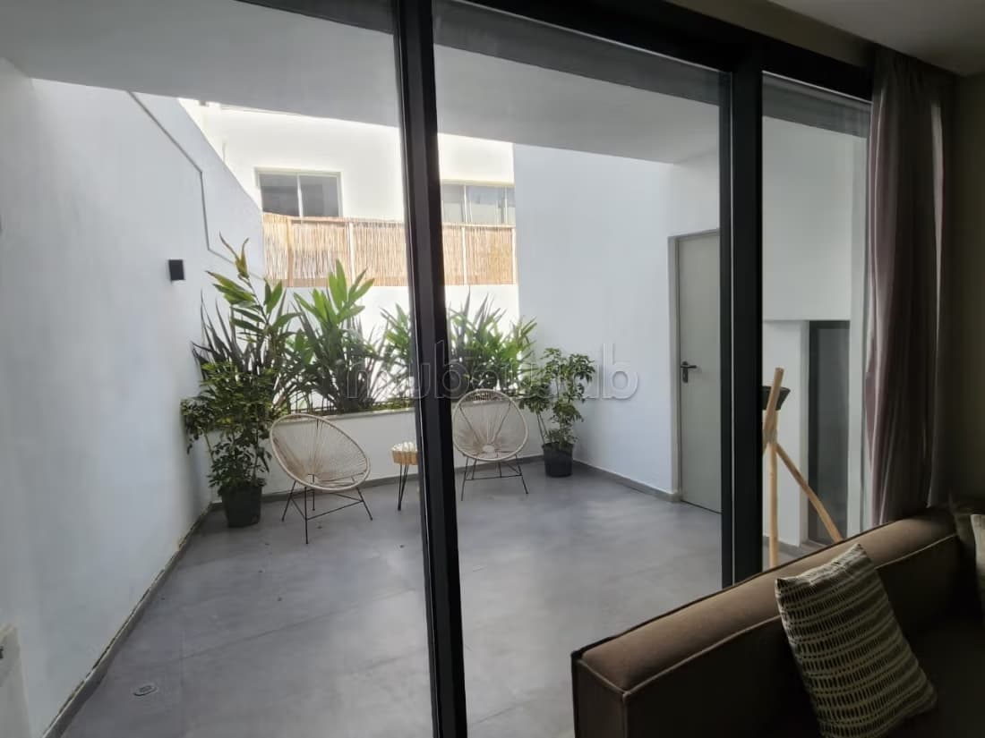 Studio avec terrasse à la location à gauthier