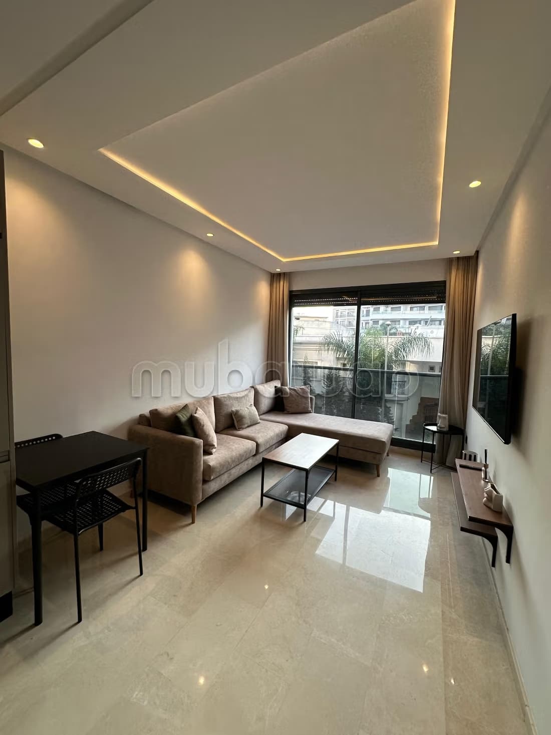Superbe studio moderne avec balcon