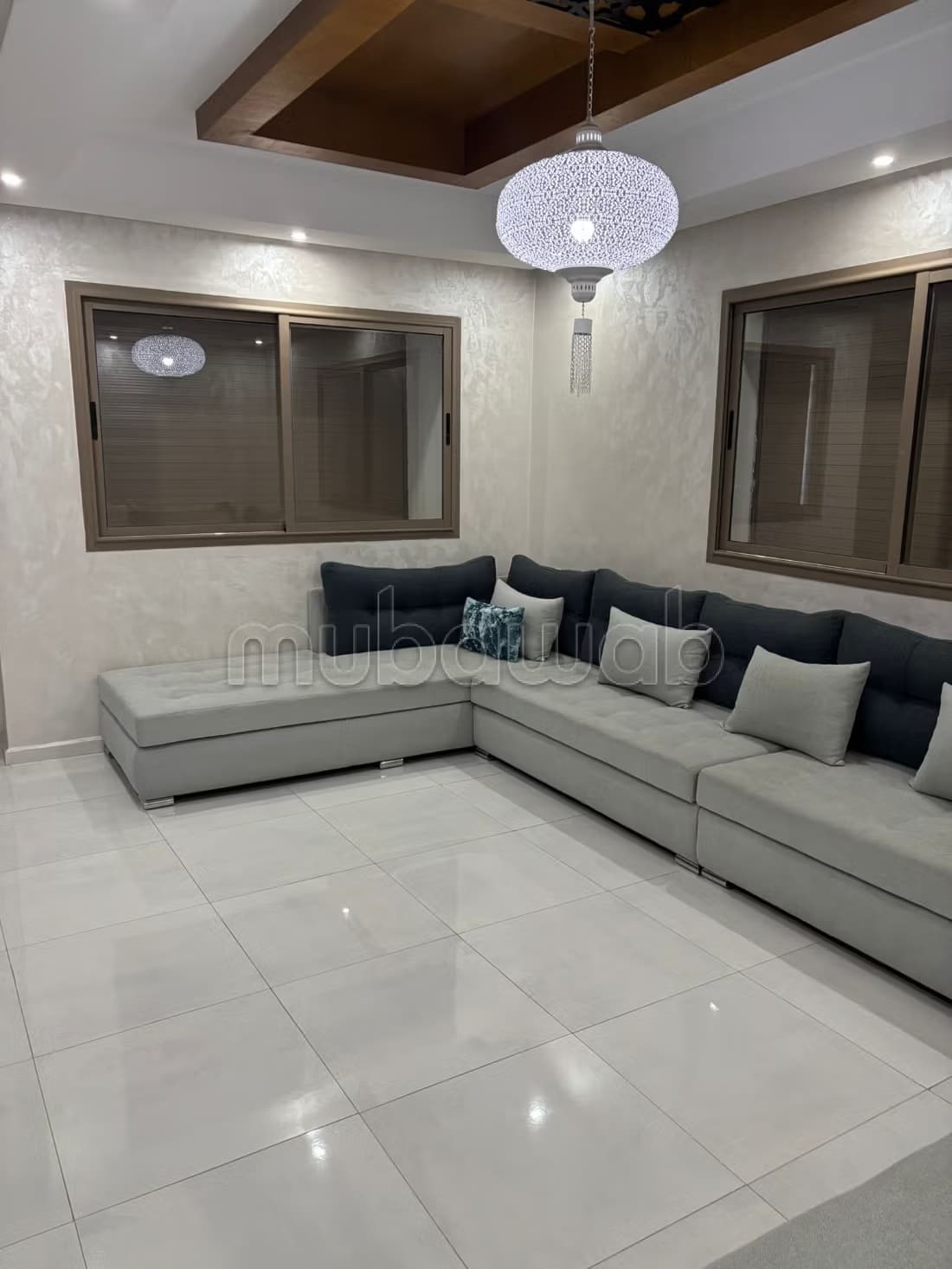 Vend appartement en Centre. Surface totale 160 m². Meublé