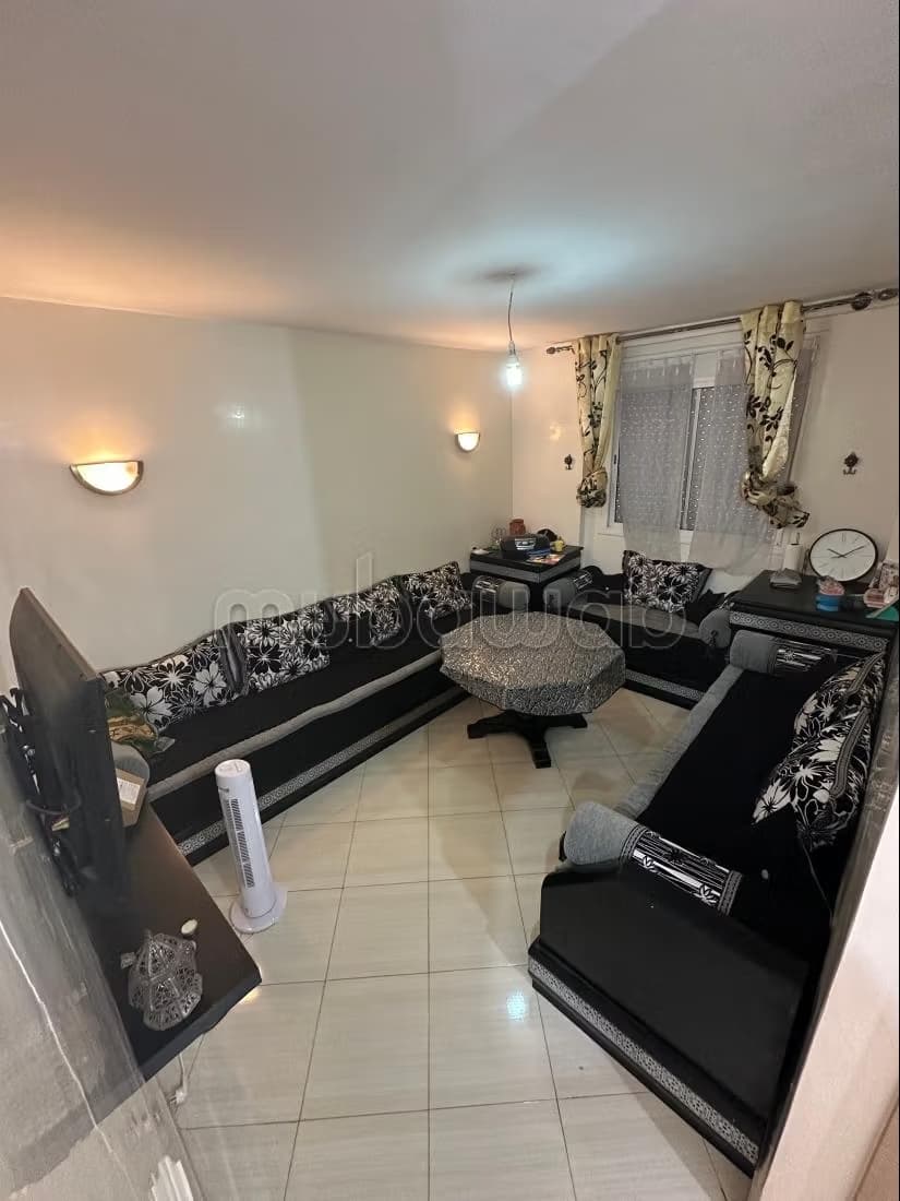 Appartement à l'achat à Hay Mohammadi. 3 pièces confortables...