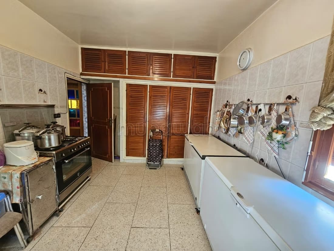 Maison de luxe à vendre en Centre. 5 pièces. Terrasse et j...
