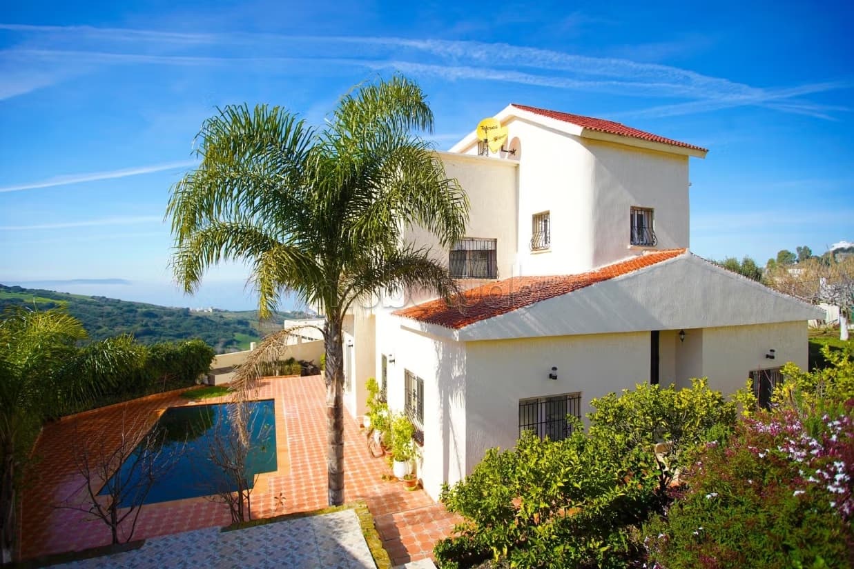 Villa de Prestige à Vendre Quartier Mnar